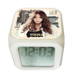 少女時代 ユナ YoonA GIRLS' GEN ERATION 写真いっぱい カラーチェンジ アラーム 光デジタル時計 03