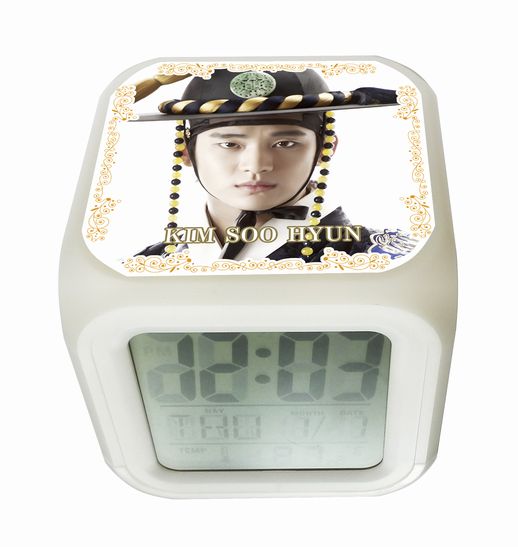 キムスヒョン キム・スヒョン 写真いっぱい カラーチェンジ アラーム 光デジタル時計 01